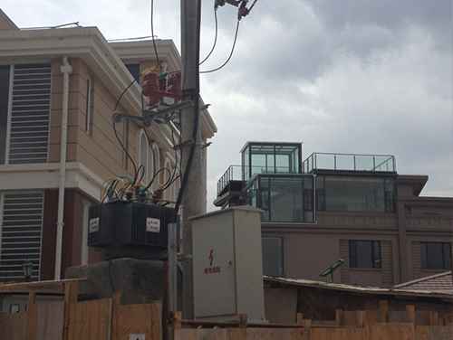 �����������o(h��)Ͷ�Y���O(sh��)����؟(z��)�ι�˾10kV��(xi��n)·���R�r(sh��)׃�������b����